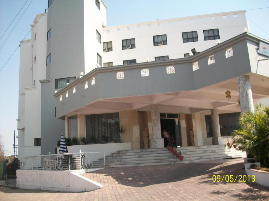 Hotel Palace Plaza Mysore Extérieur photo