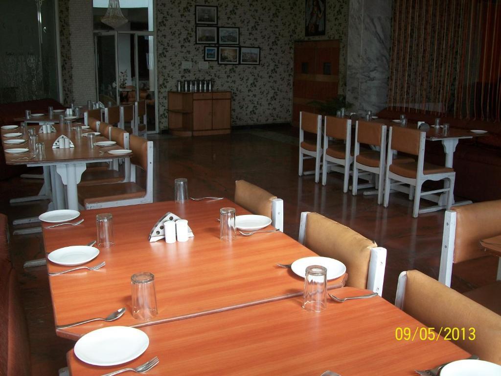 Hotel Palace Plaza Mysore Extérieur photo