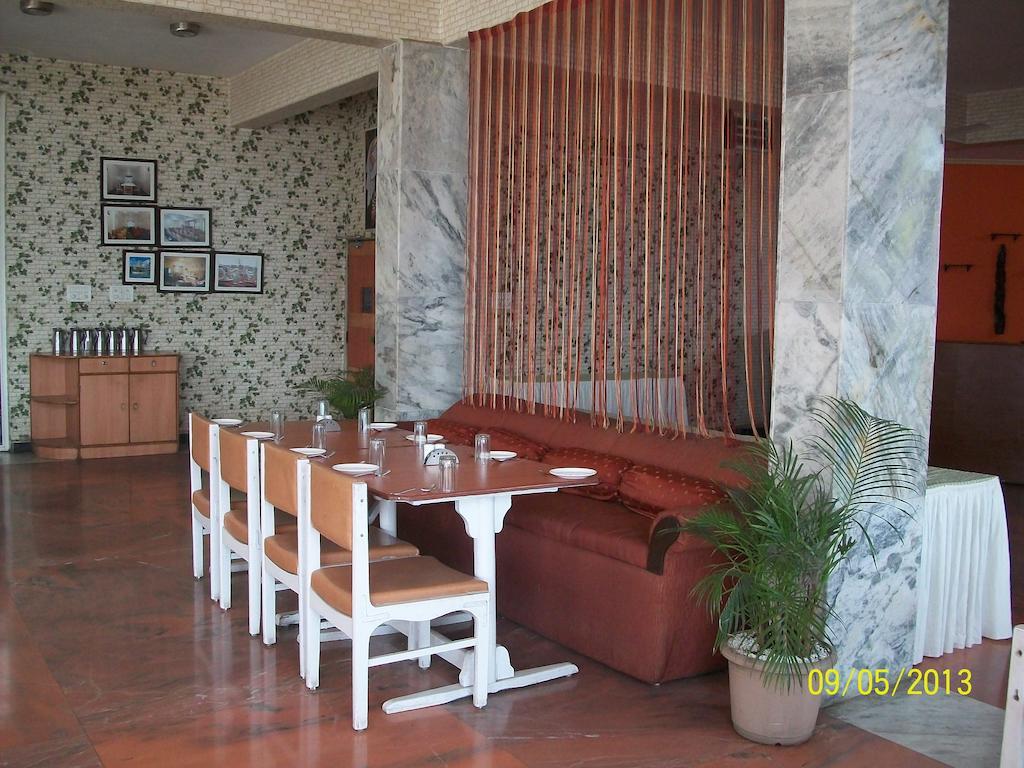 Hotel Palace Plaza Mysore Extérieur photo