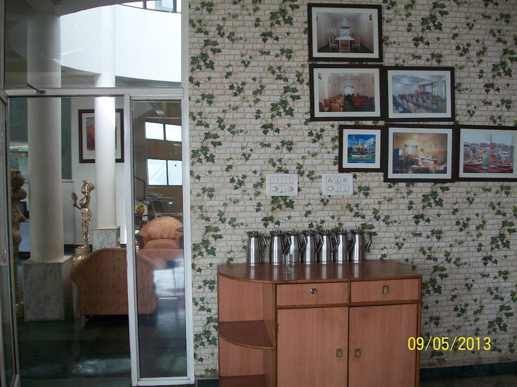 Hotel Palace Plaza Mysore Extérieur photo