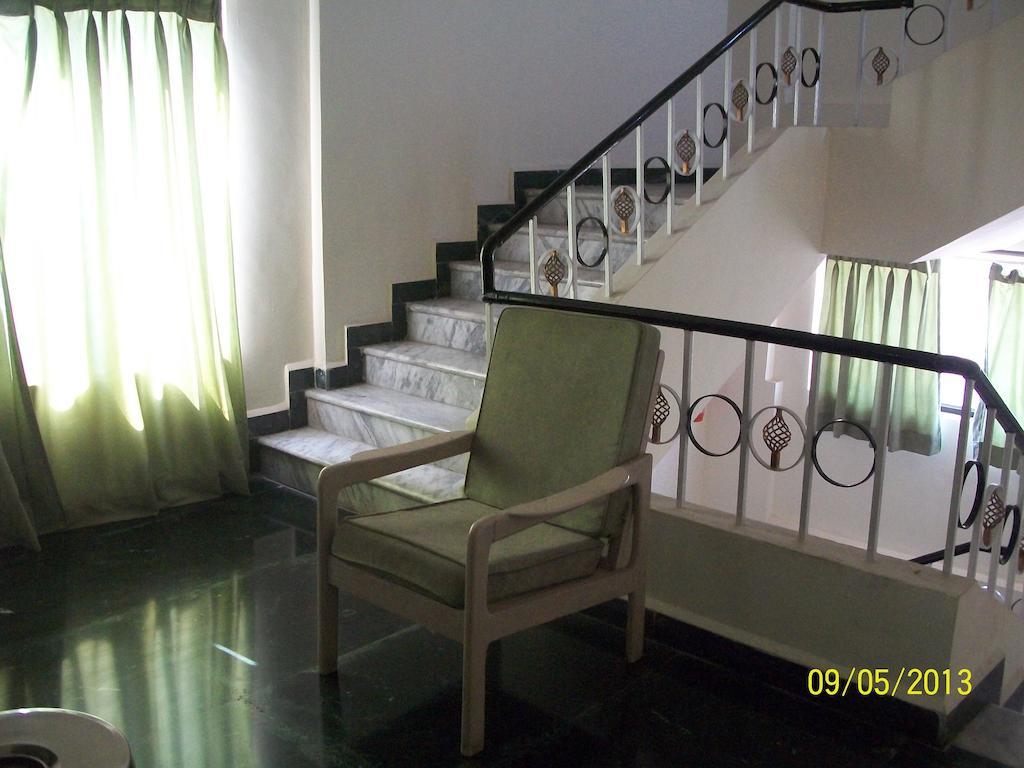 Hotel Palace Plaza Mysore Extérieur photo