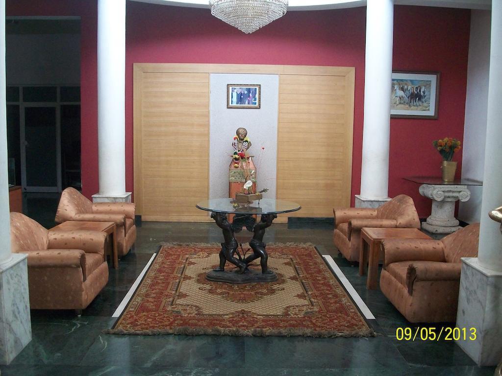 Hotel Palace Plaza Mysore Extérieur photo